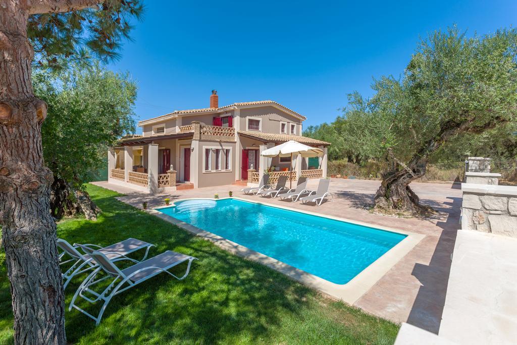 Evalexia Villa - Luxury Villa With Private Pool Near Laganas Perfect For Groups By Villa Mana Gers Kalamákion Екстериор снимка